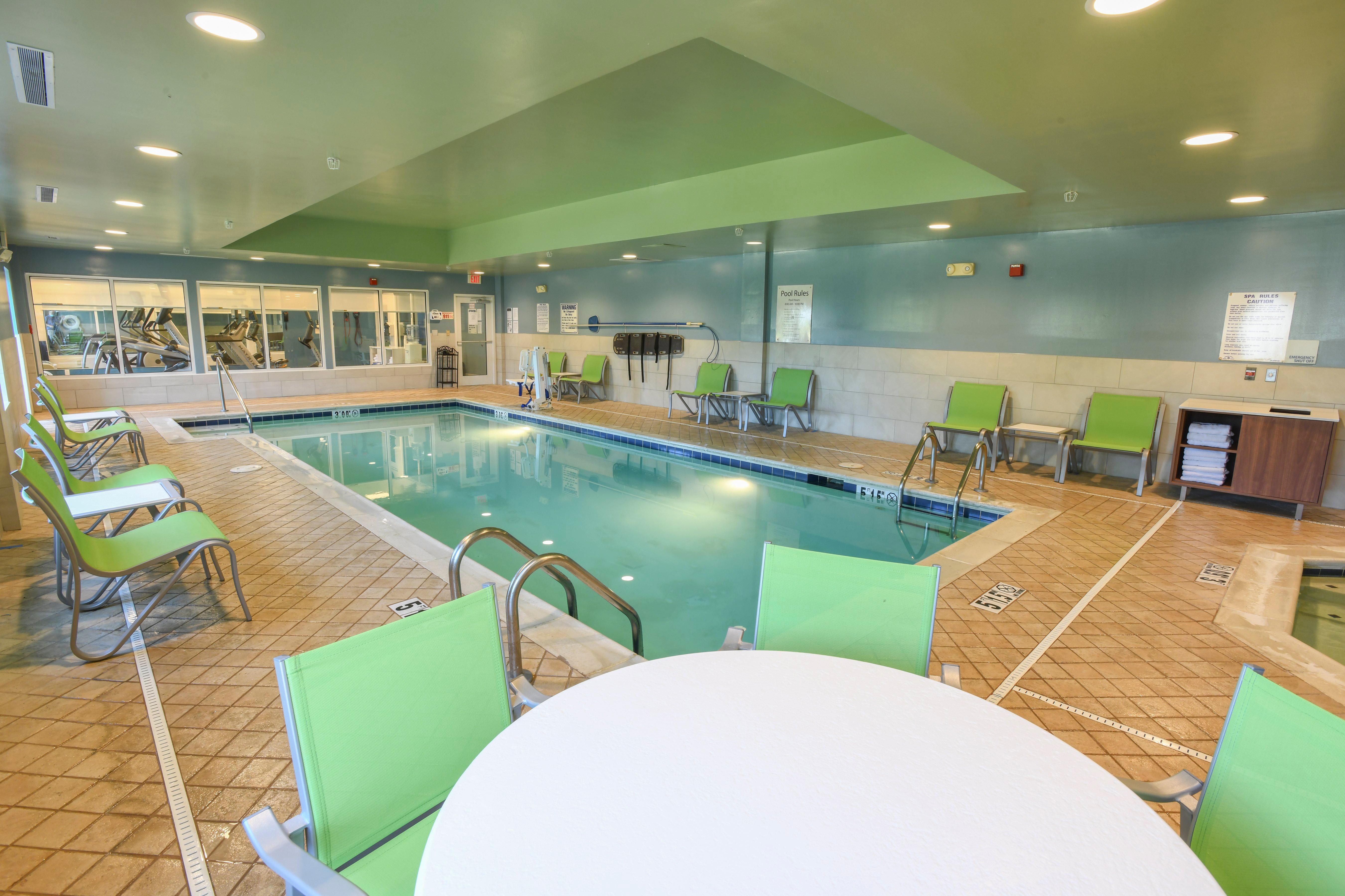 Holiday Inn Express Hotel & Suites Richwood - Cincinnati South By Ihg Exterior foto